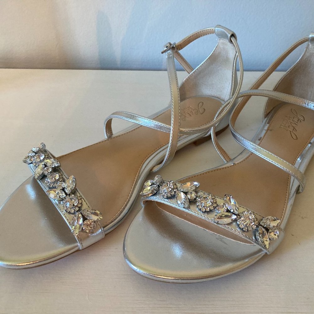 Jewel Badgley Mischka Silver Sandals - NWOT